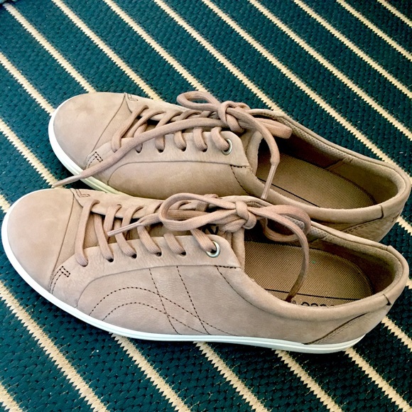 Ecco brand new shoes with box. - Picture 1 of 5